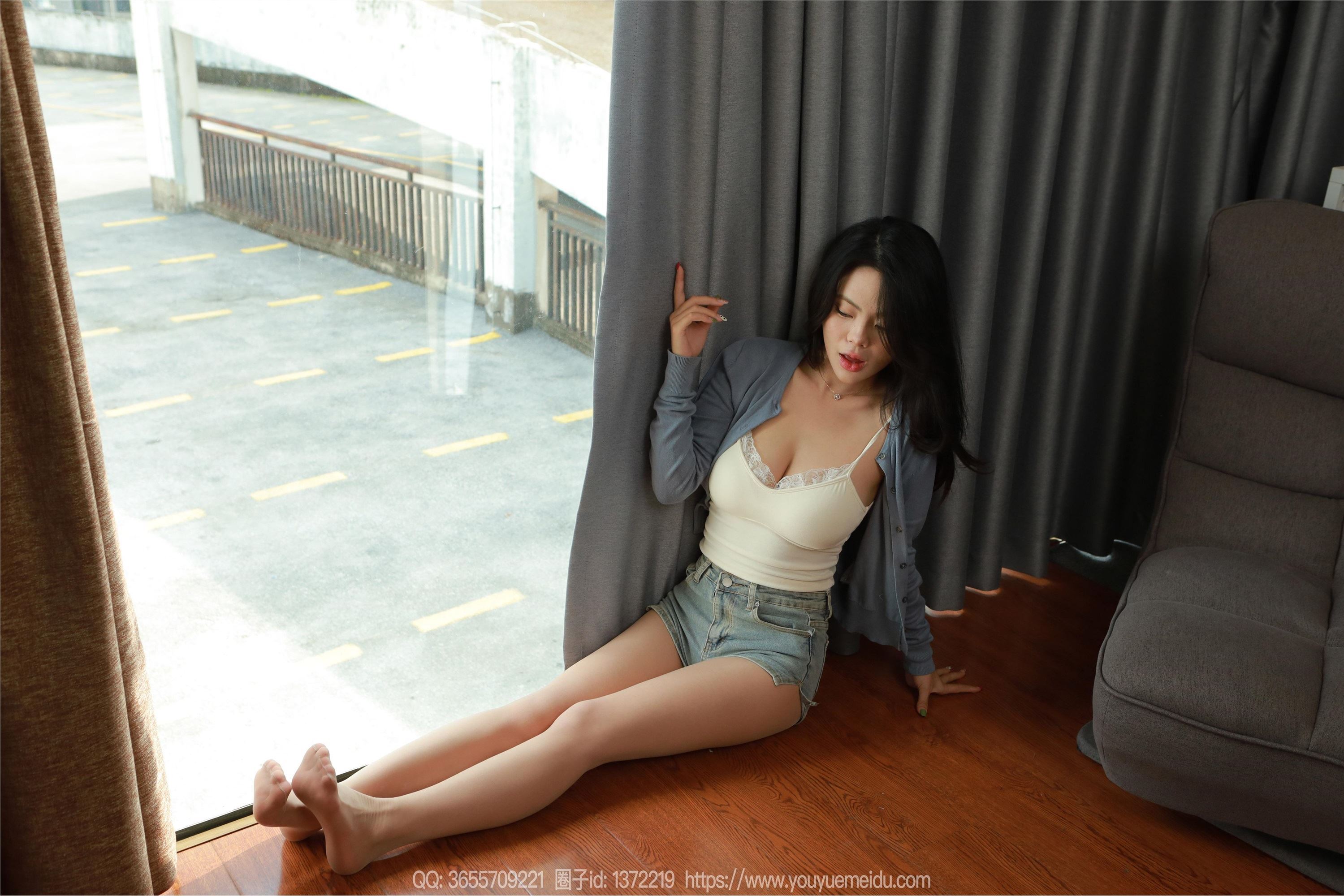 IESS异思趣向  2024.10.30 丝享家 1885 兔兔《超短牛仔裤（下）》